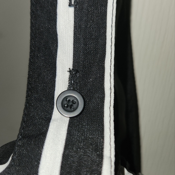 NWT ! JUMPER ! - Picture 4 of 11